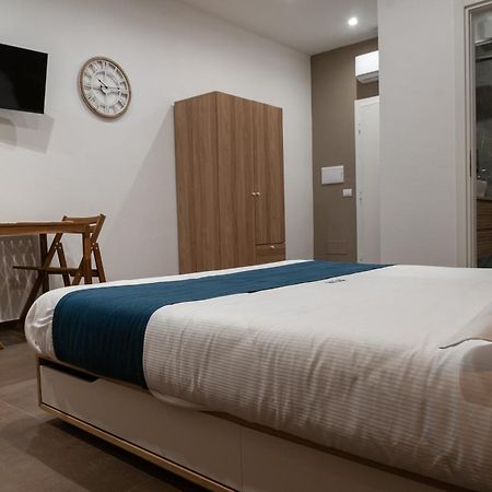 Suite 18 Luxury Apartments 바리 외부 사진