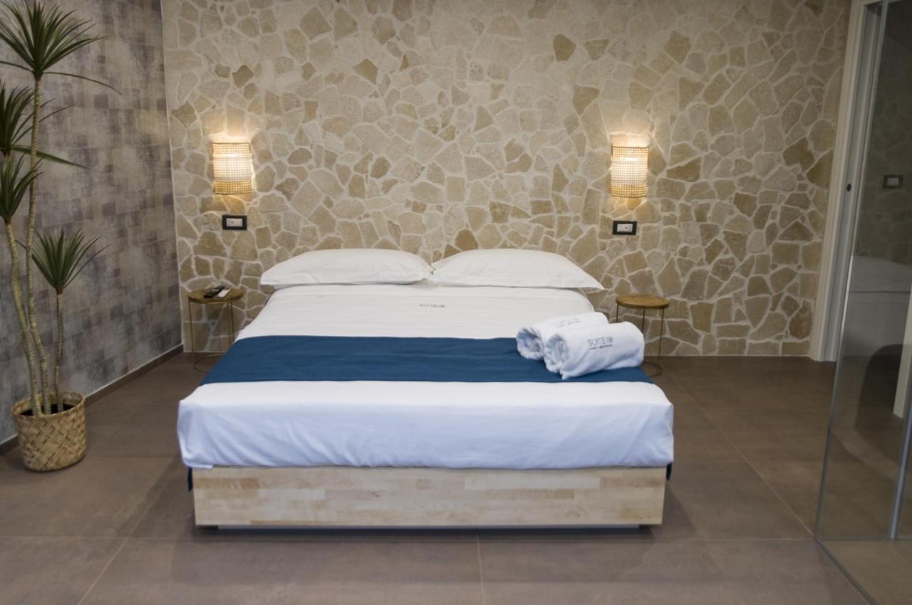 Suite 18 Luxury Apartments 바리 외부 사진