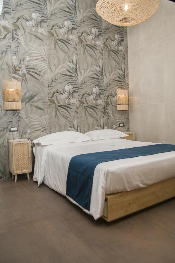 Suite 18 Luxury Apartments 바리 외부 사진