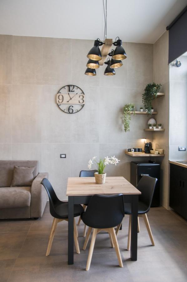 Suite 18 Luxury Apartments 바리 외부 사진