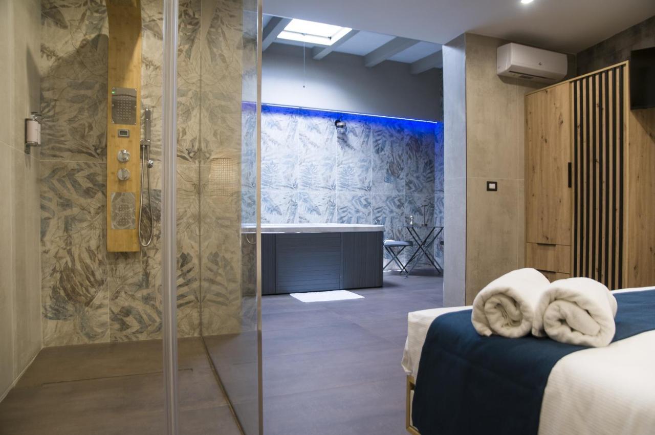 Suite 18 Luxury Apartments 바리 외부 사진