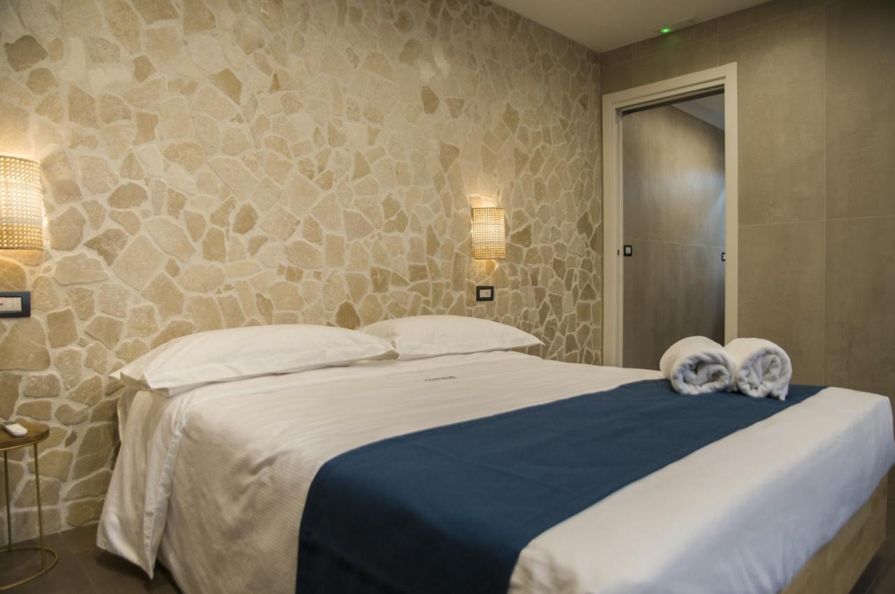 Suite 18 Luxury Apartments 바리 외부 사진
