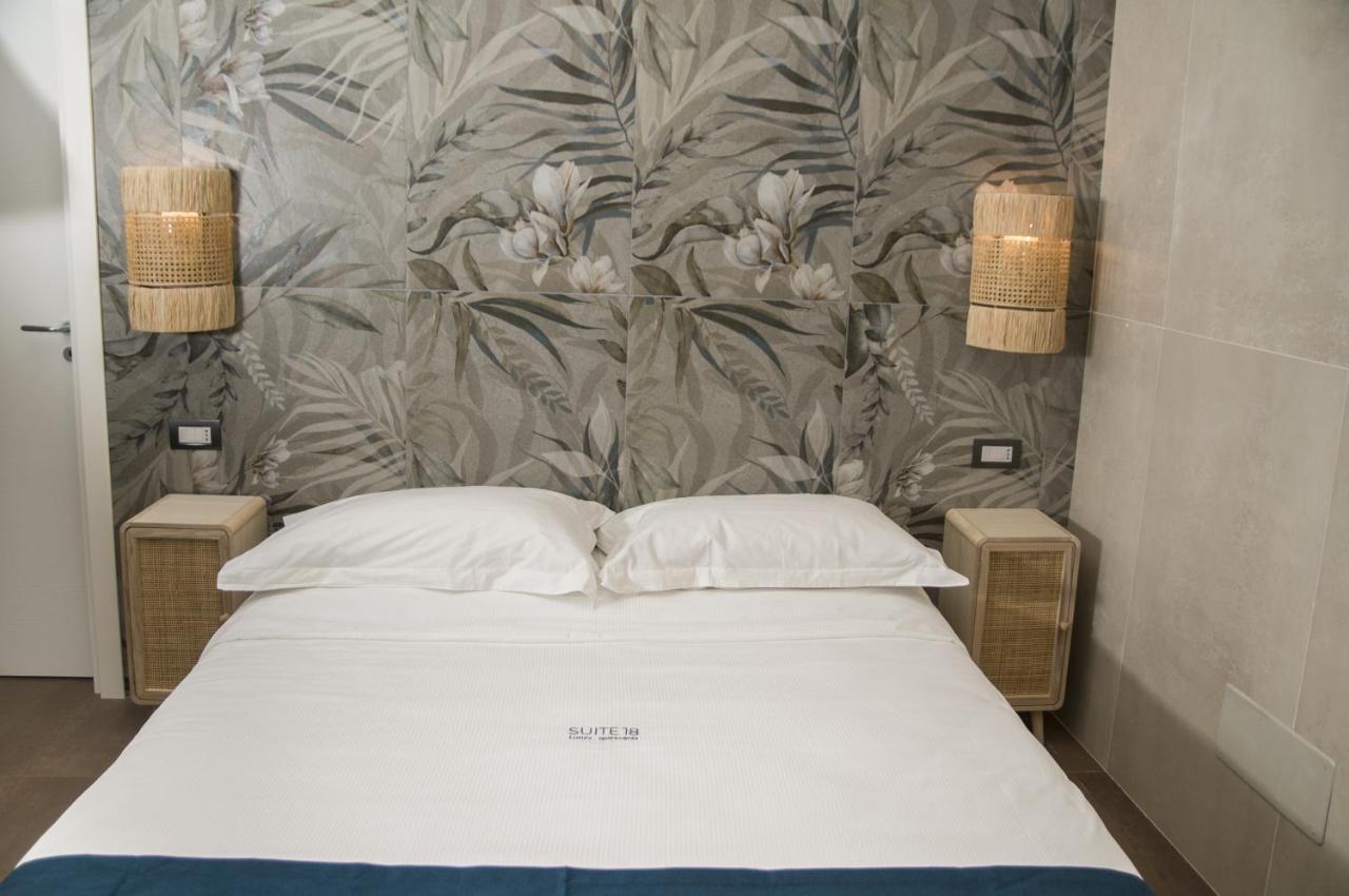 Suite 18 Luxury Apartments 바리 외부 사진