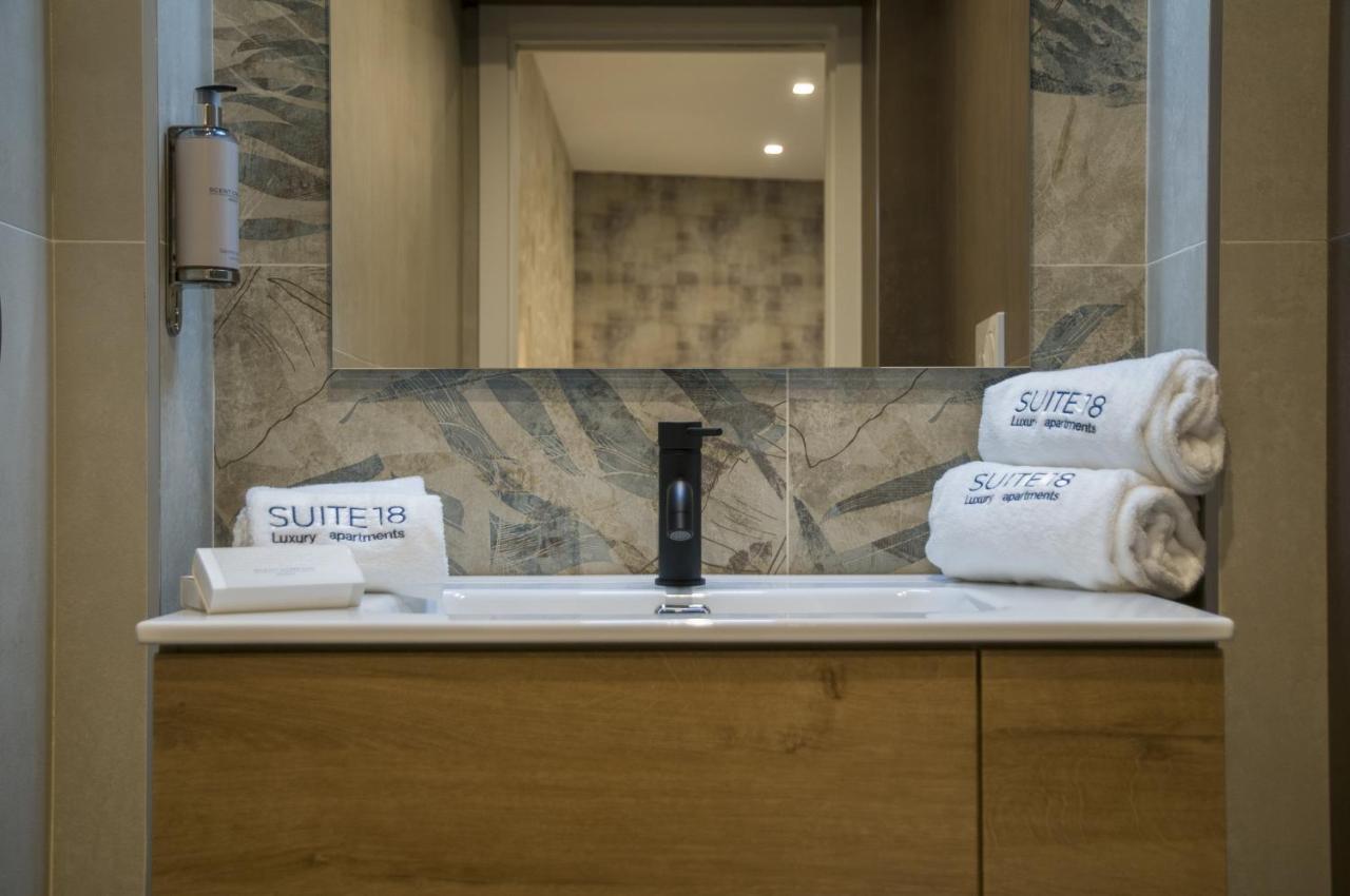 Suite 18 Luxury Apartments 바리 외부 사진