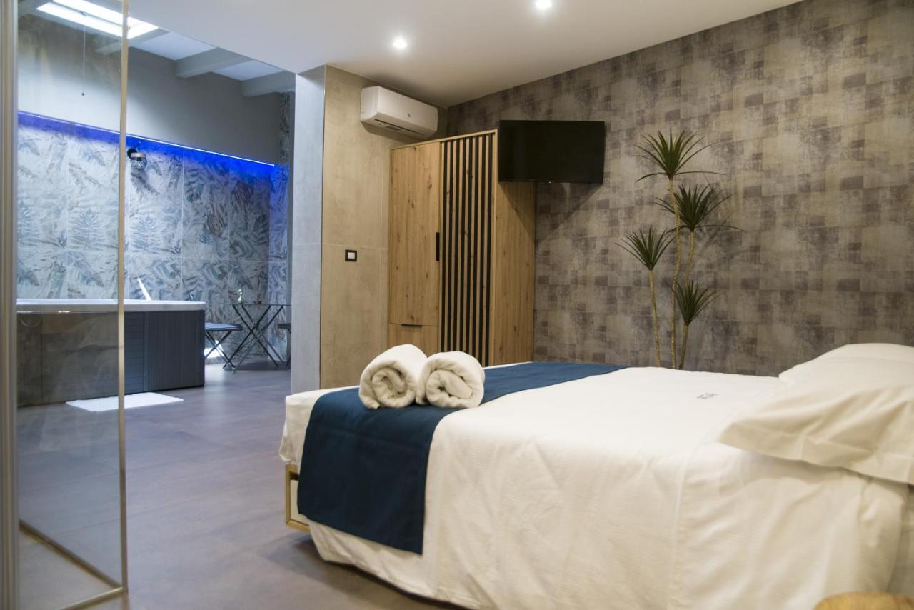 Suite 18 Luxury Apartments 바리 외부 사진