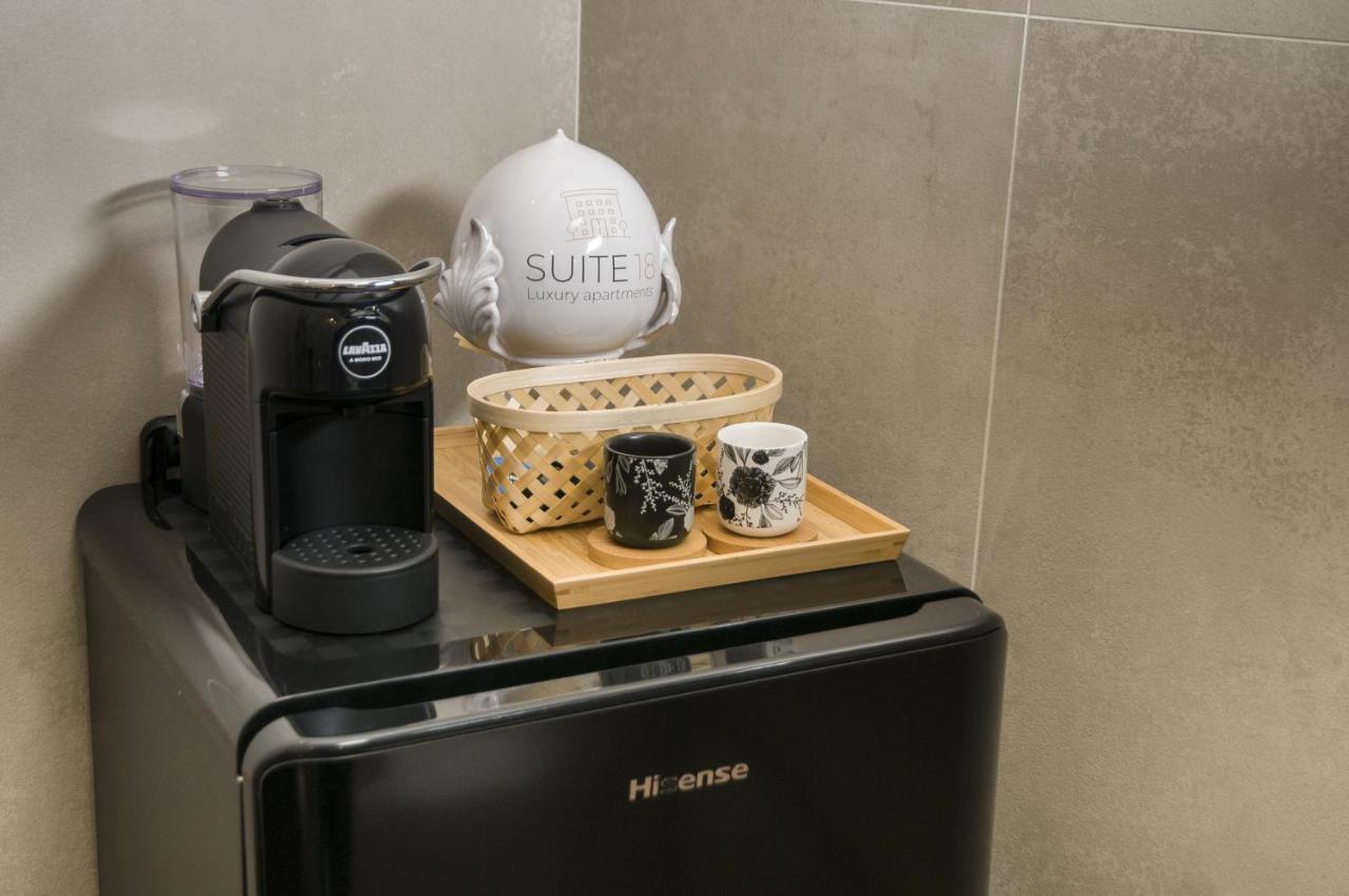 Suite 18 Luxury Apartments 바리 외부 사진