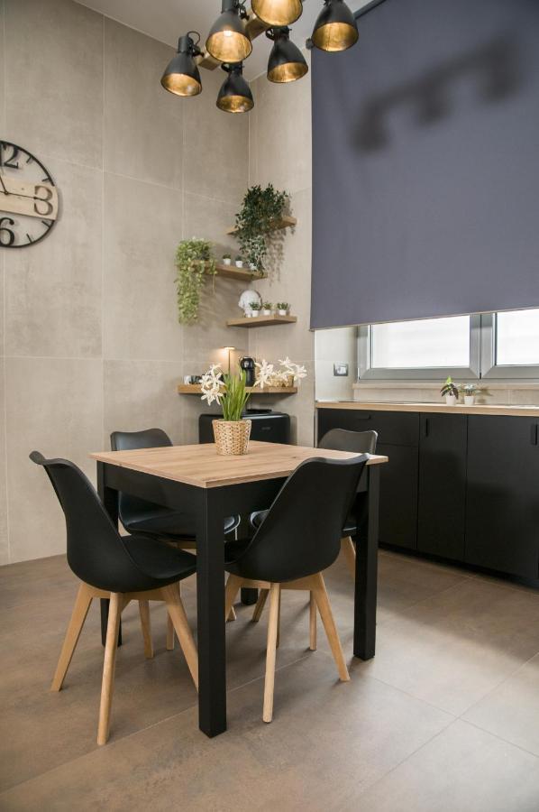 Suite 18 Luxury Apartments 바리 외부 사진