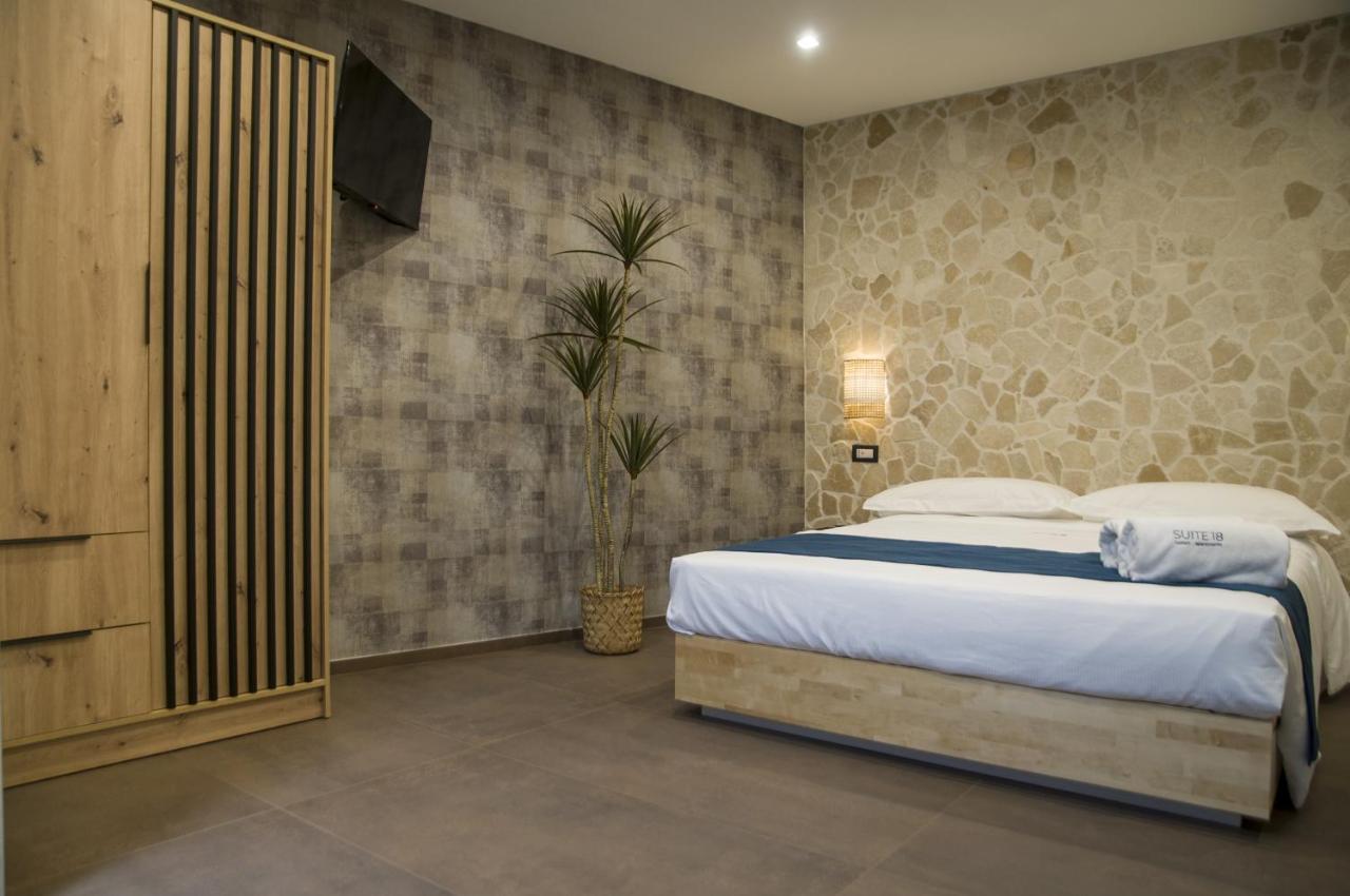 Suite 18 Luxury Apartments 바리 외부 사진