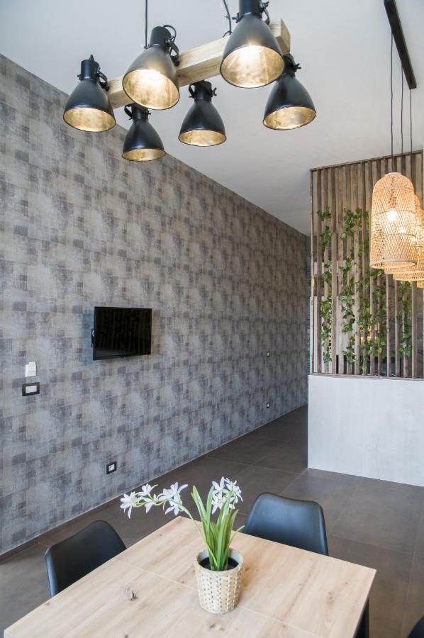 Suite 18 Luxury Apartments 바리 외부 사진