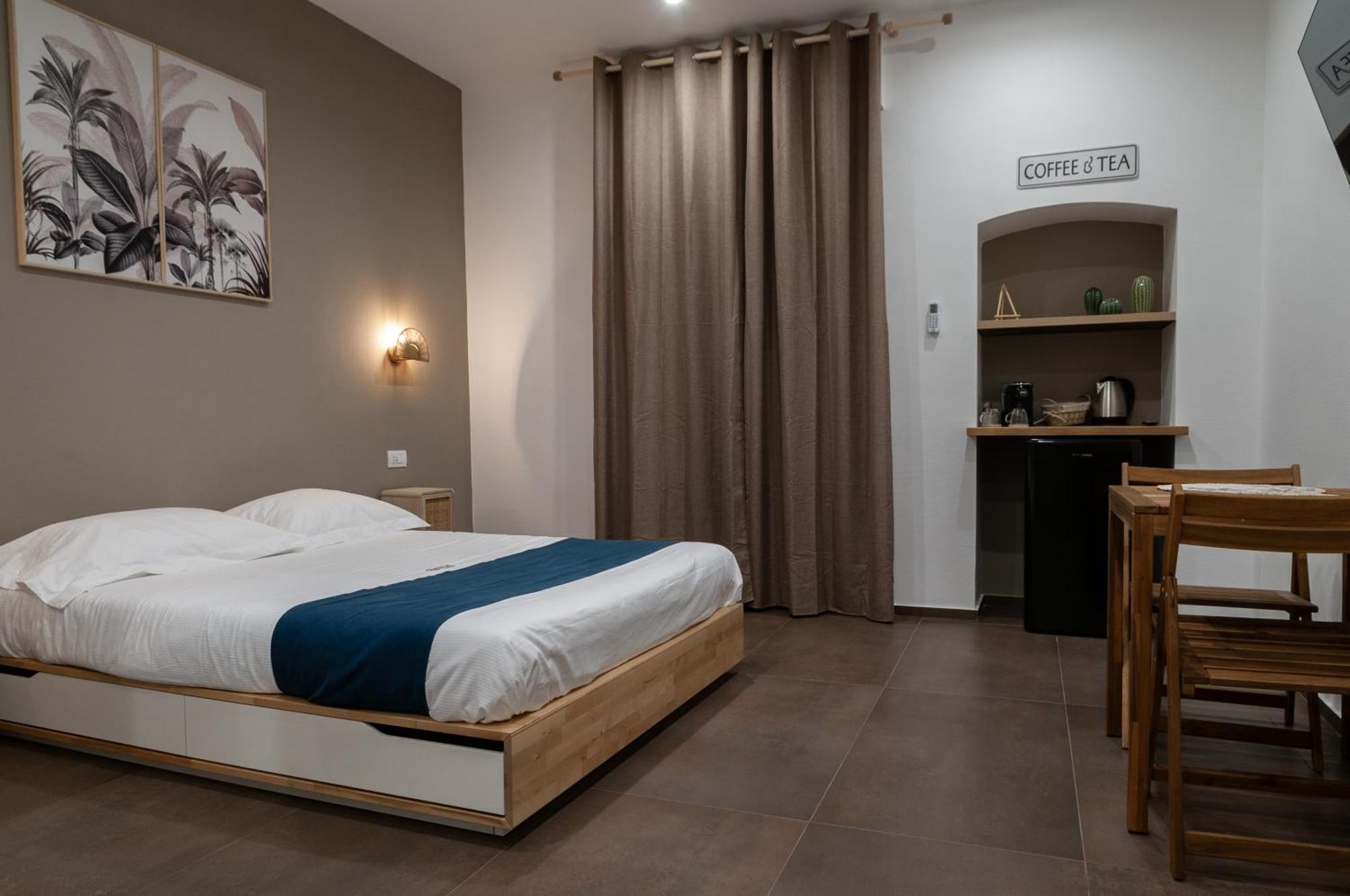 Suite 18 Luxury Apartments 바리 외부 사진