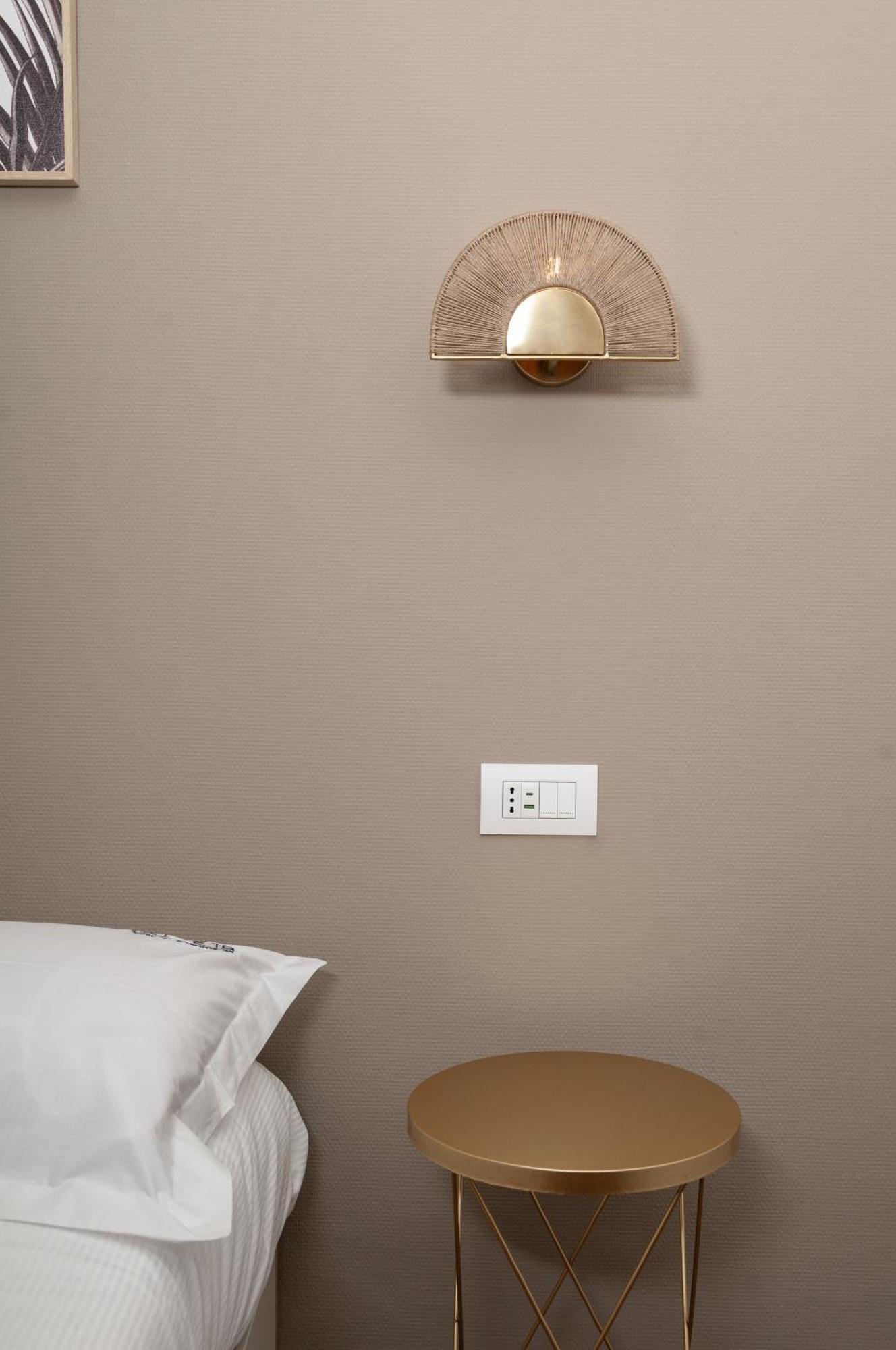 Suite 18 Luxury Apartments 바리 외부 사진