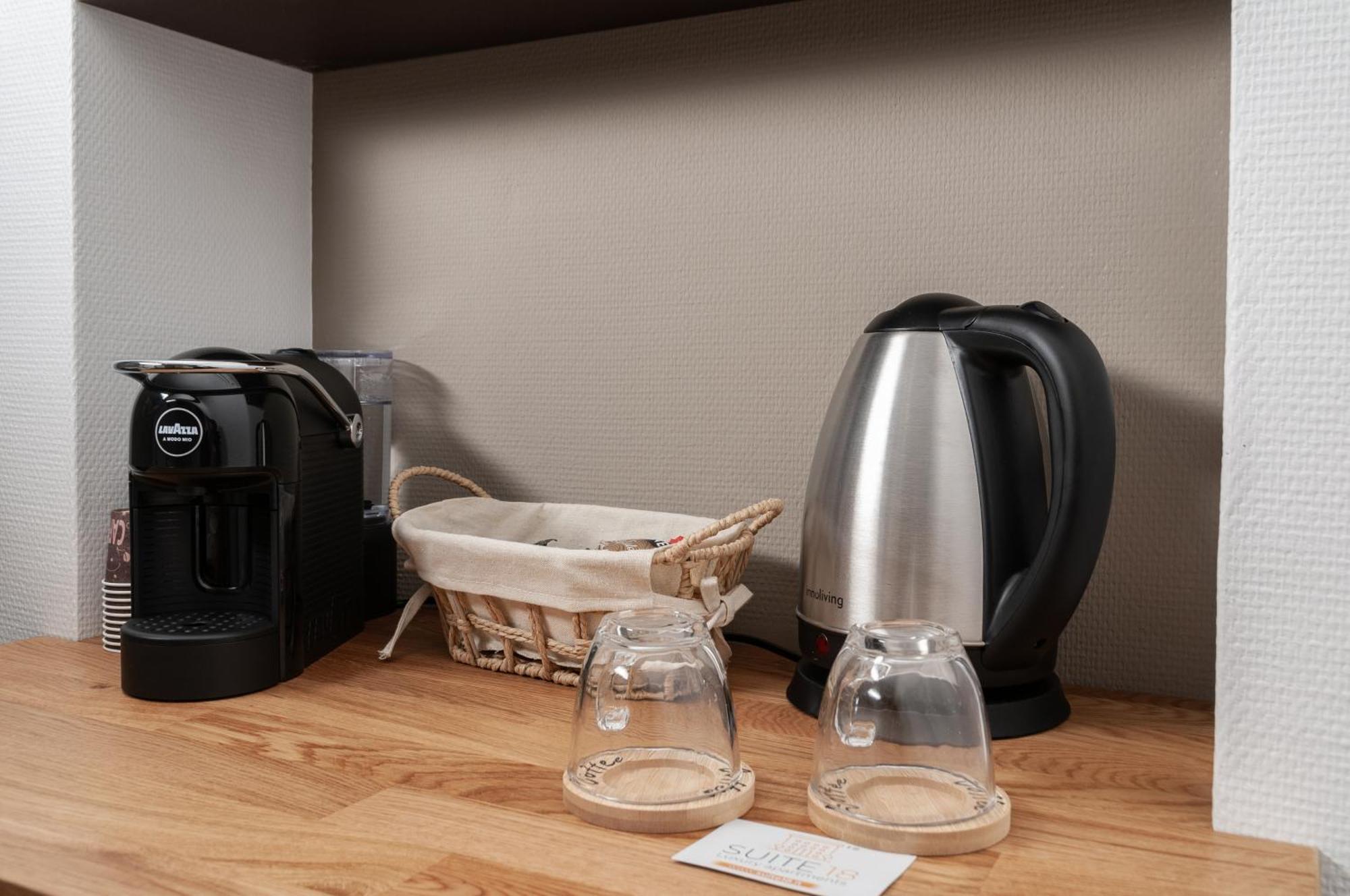 Suite 18 Luxury Apartments 바리 외부 사진