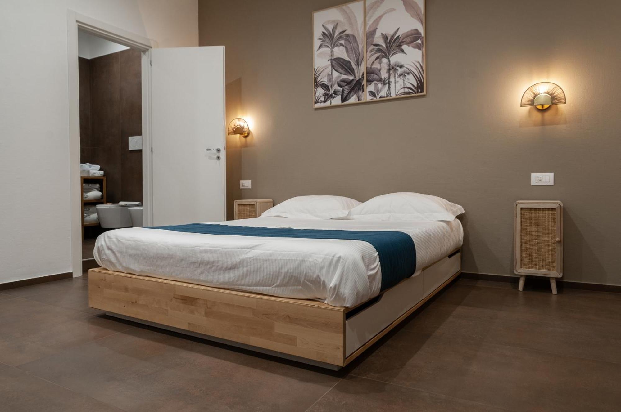 Suite 18 Luxury Apartments 바리 외부 사진